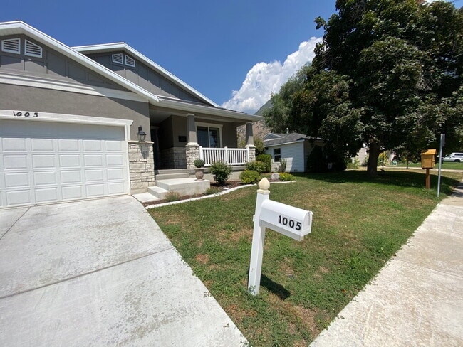Building Photo - Charming East Provo Home with Scenic Views...