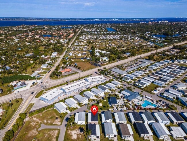 Building Photo - 12581 Coconut Dr