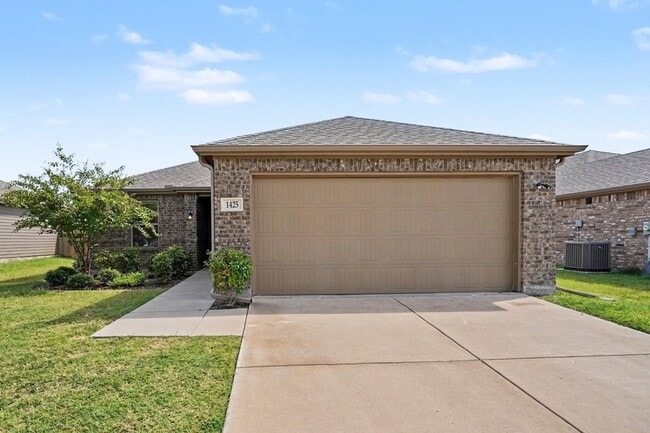 Building Photo - 1425 Waverley Dr