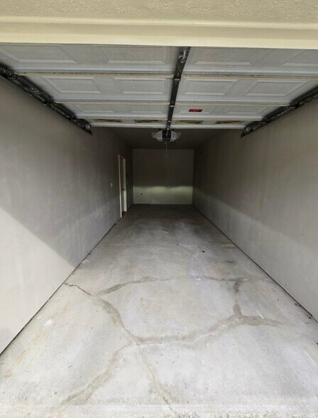 Building Photo - 14262 Shadywood Dr