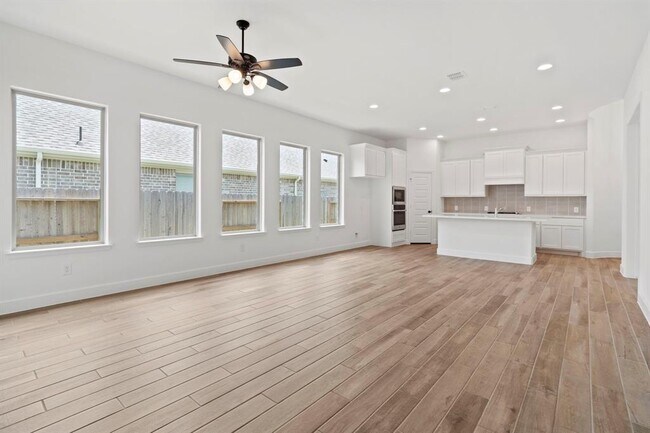 Building Photo - 27106 Cutleaf Daisy Ct