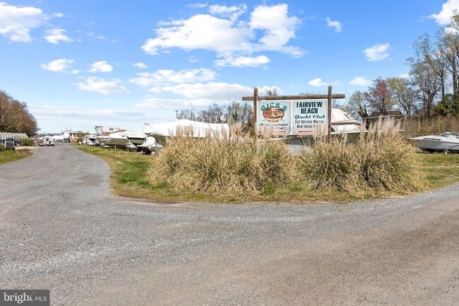 Building Photo - 6117 Riverview Dr