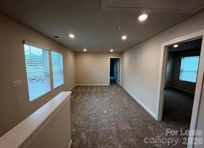 Building Photo - 826 Windage Wy