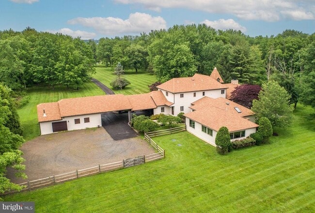 Building Photo - 125 Edison Furlong Rd