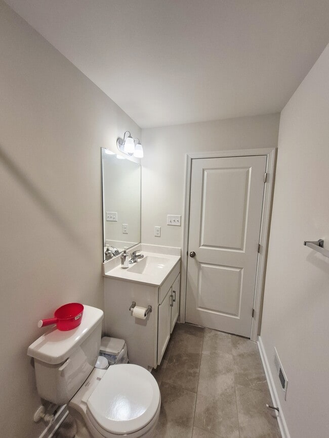 Building Photo - 4012 Pk Trl Dr