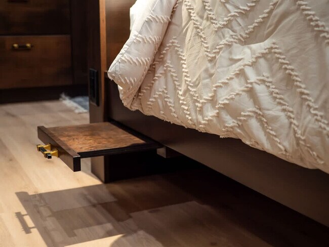 Building Photo - 3413 W Sunset Ave