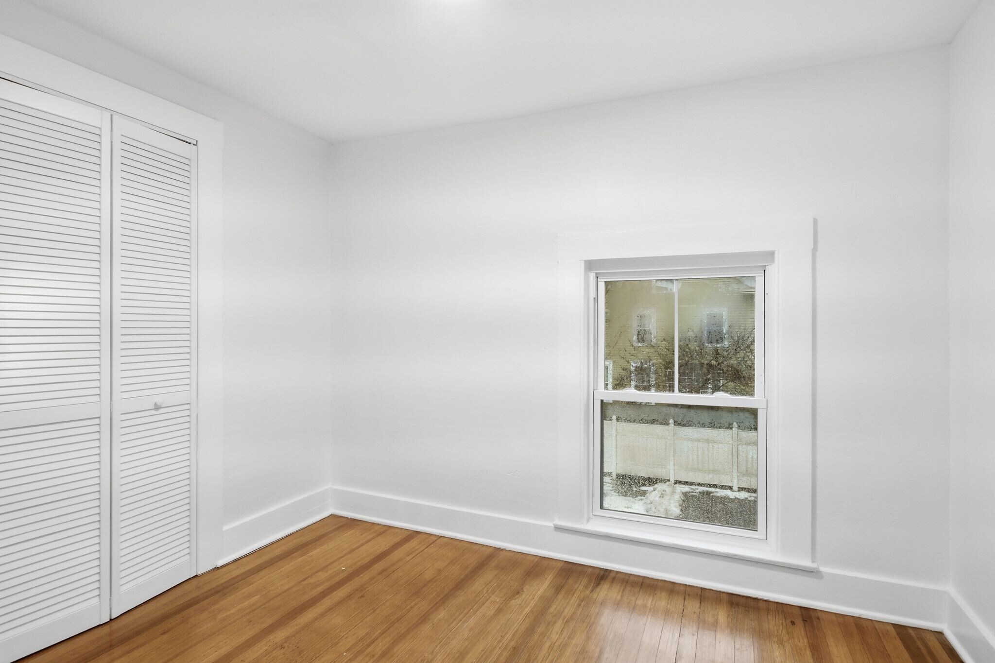 Building Photo - 7 Day Ave