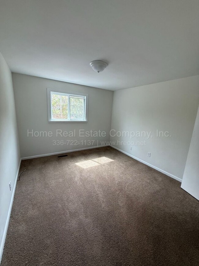 Building Photo - 630 Mulberry St SW