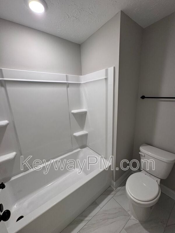 Building Photo - 2047 Denmark Ave SE