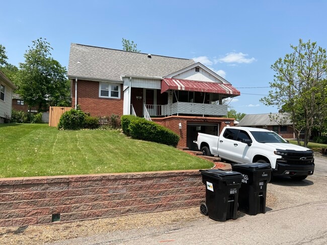 Primary Photo - 1558 Jackson St