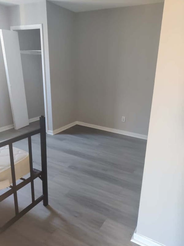 Building Photo - 1004 S 52nd St