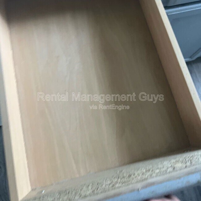 Building Photo - 2110 Fremont Ave N