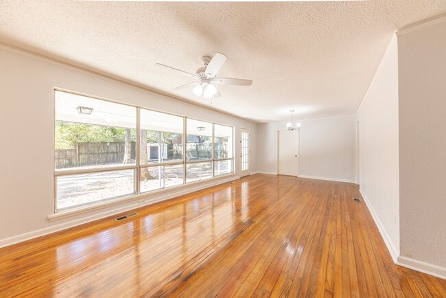 Building Photo - Welcome home!