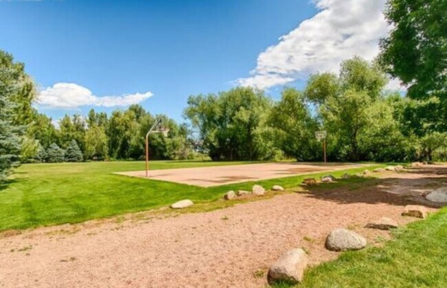 Building Photo - 4BD/2BA Fall Pre-Lease in Quiet Neighborhood!