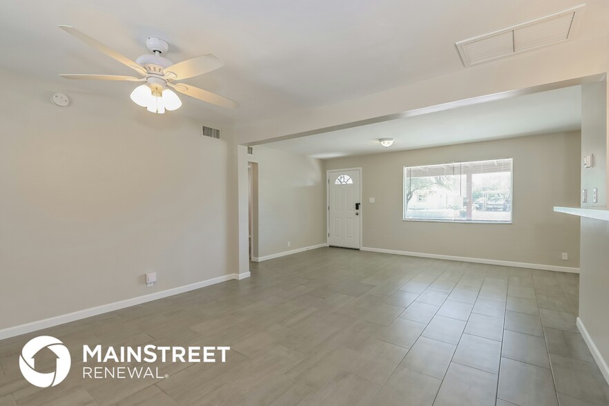 Building Photo - 6131 E 25th St