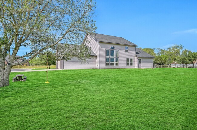 Building Photo - 1404 Hollier Rd