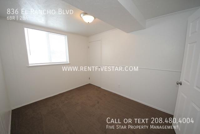 Building Photo - 836 El Rancho Blvd