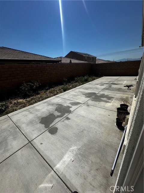 Building Photo - 3325 S Primrose Dr