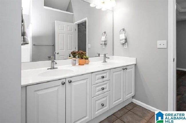 Building Photo - 106 Hidden Creek Cove