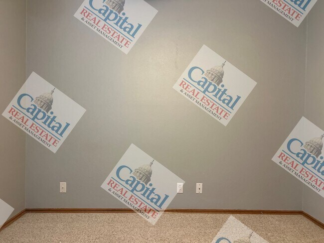 Building Photo - Beautiful 3 Bedroom W/ Move In Special