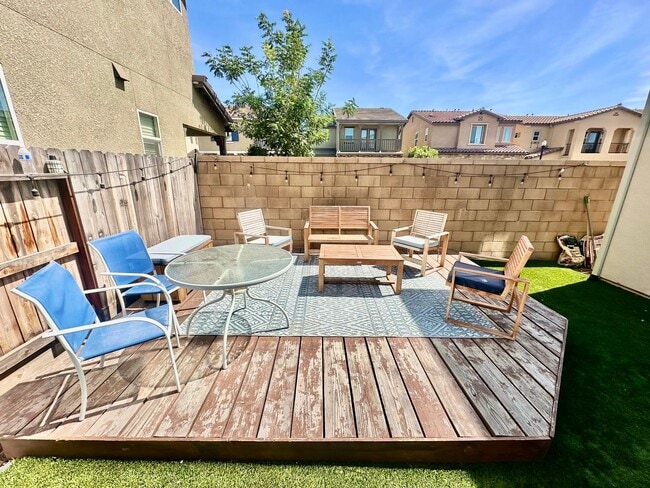 Building Photo - Newly Built 3/2.5 Bonadelle Home in Riverstone Community
