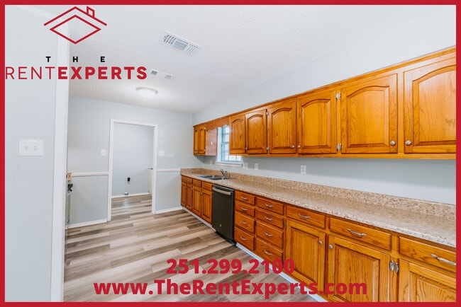 Building Photo - 3866 Hilton Dr