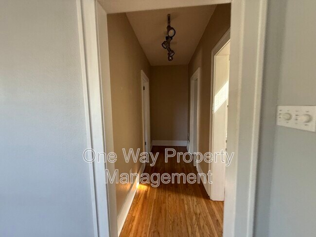 Building Photo - 804 11th St