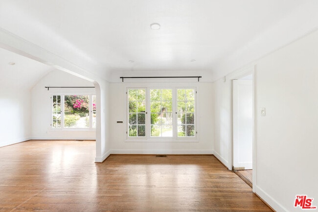 Building Photo - 2127 Benecia Ave