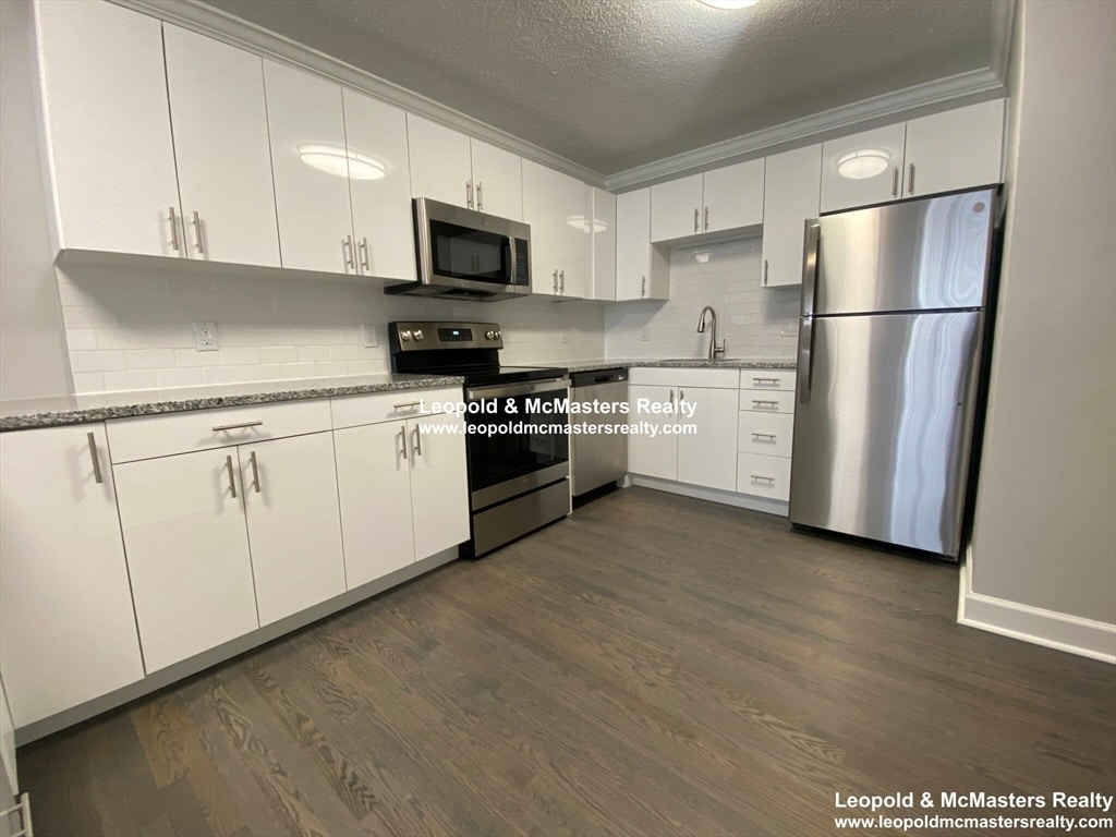 Building Photo - 520 Washington St