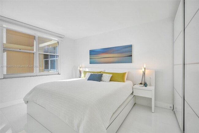 Building Photo - 2501 S Ocean Dr