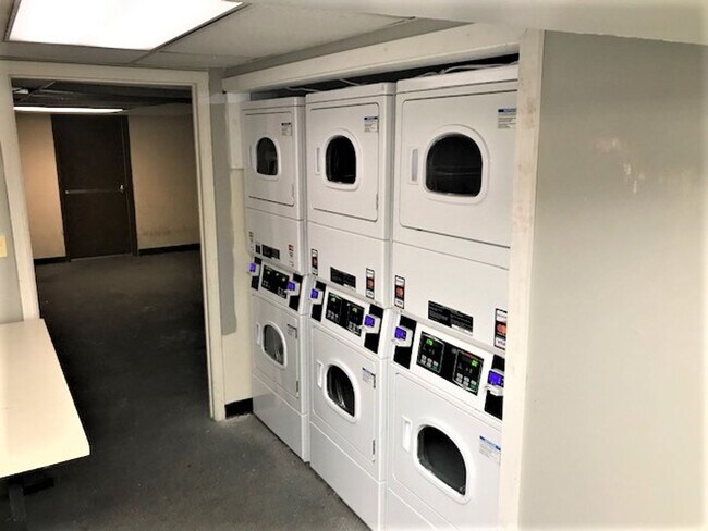 Building Photo - University Towers- FURNISHED 1bd/1ba Apartment #611 Available for Fall 2025!