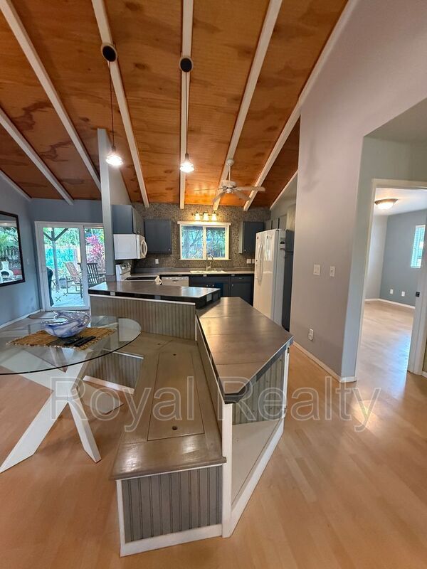 Building Photo - 128 Hoopili Akau St