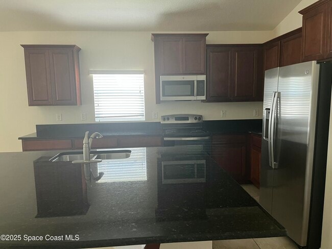 Building Photo - 1343 Musgrass Cir