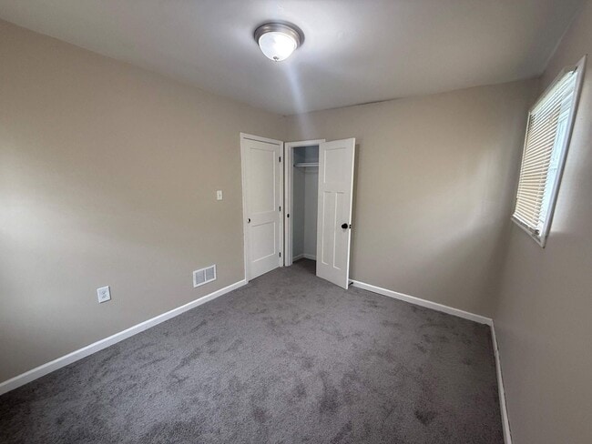Building Photo - Renovated 3-Bedroom Home – We Welcome Sect...