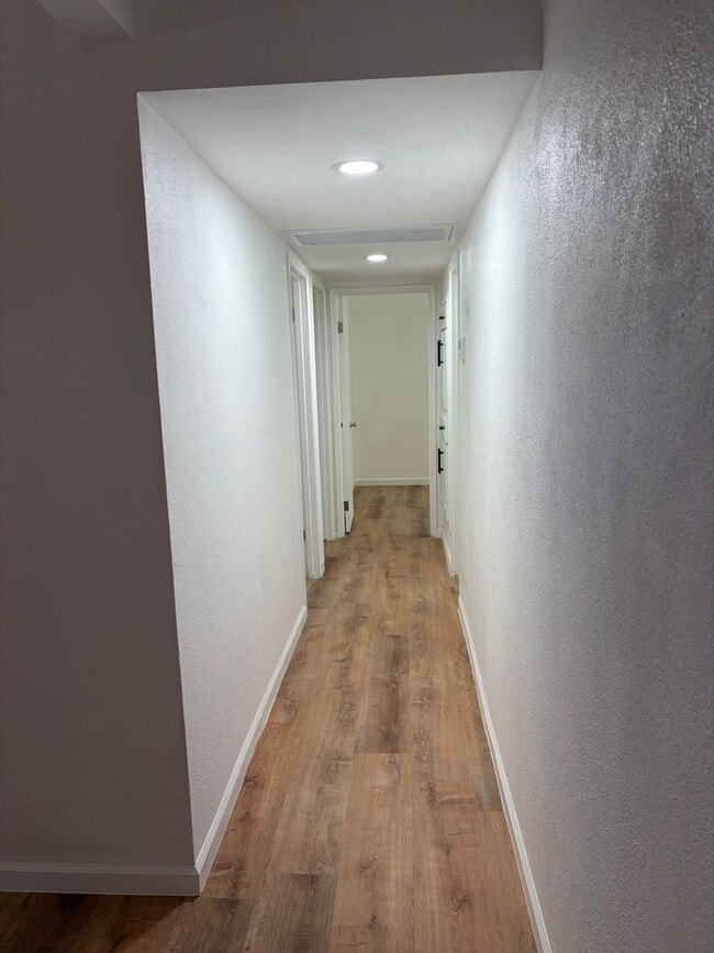 Building Photo - Beautiful 3 Bedroom/2 Bathroom Home for Rent/ $1800 Rent & $1800 Security Deposit