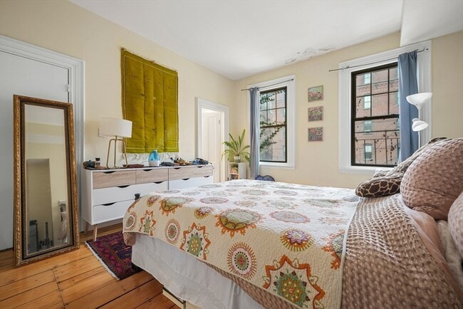 Building Photo - 104 E Brookline St