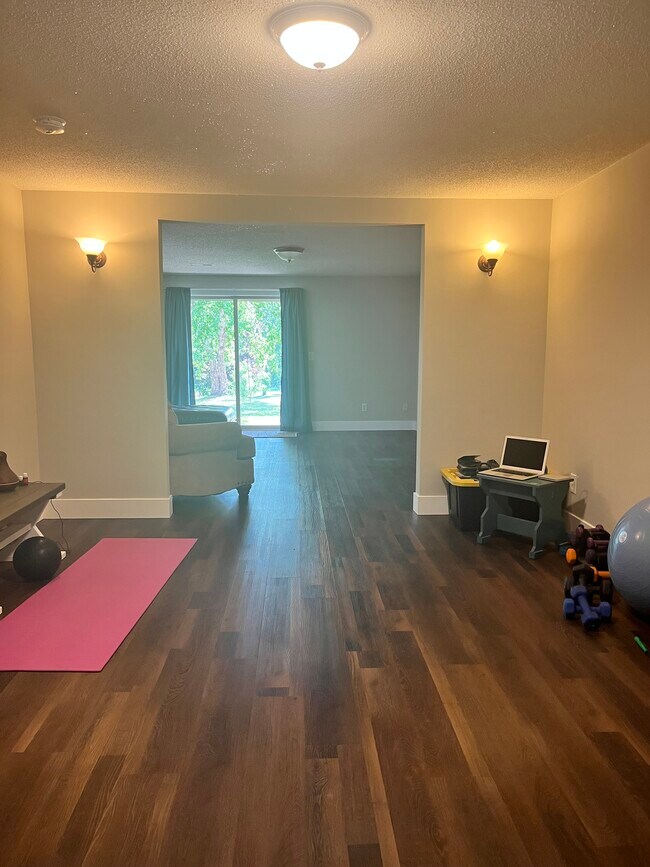 Building Photo - 6160 Mill Run Rd