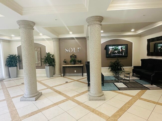 Building Photo - 533 NE 3rd Ave