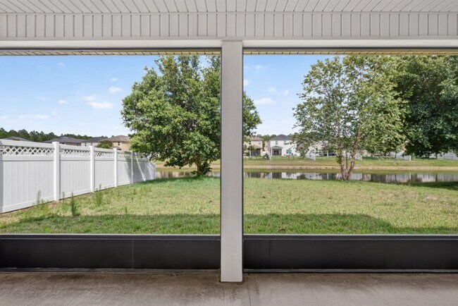 Building Photo - Large 4 bedroom home in Oakleaf