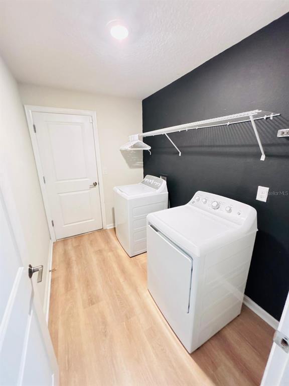 Building Photo - 279 Bergamot Lp