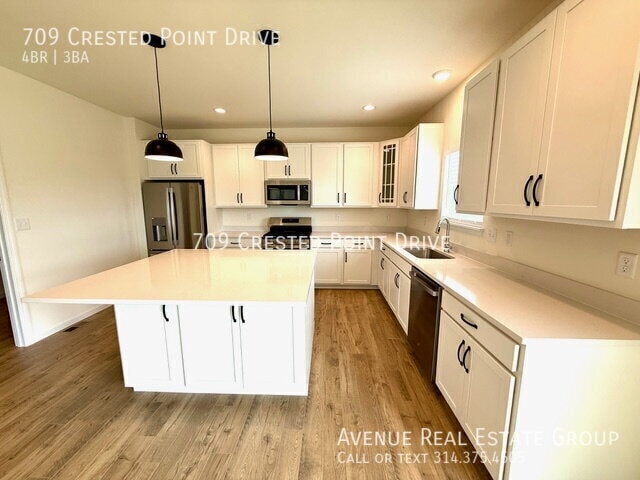 Building Photo - 709 Crested Pt Dr