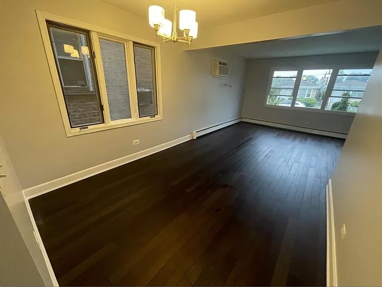 Building Photo - 6013 W Gunnison St