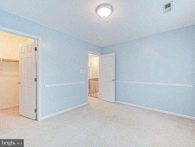 Building Photo - 817 Santmyer Dr SE