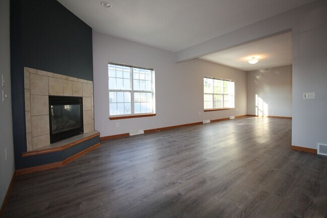 Building Photo - 4231 Owl Creek Dr