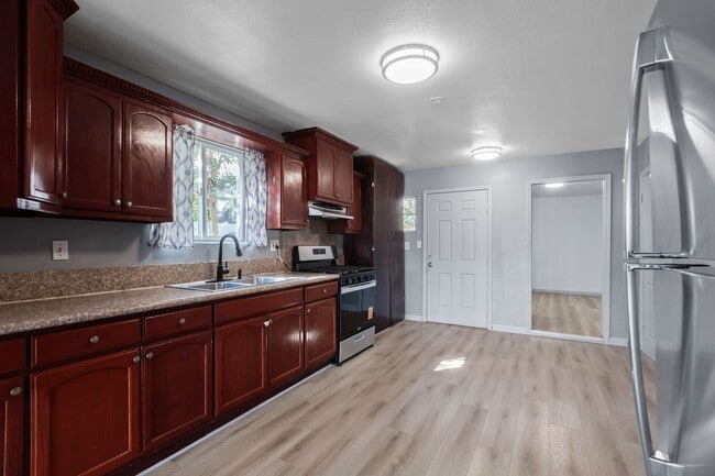 Building Photo - 13359 Filmore St