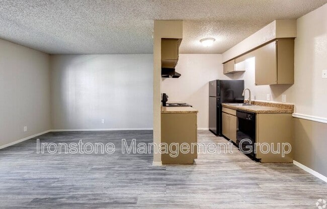 Building Photo - 5309 E 47th Pl