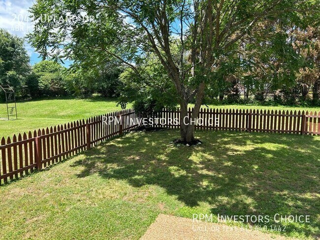 Building Photo - 2041 Upland Dr