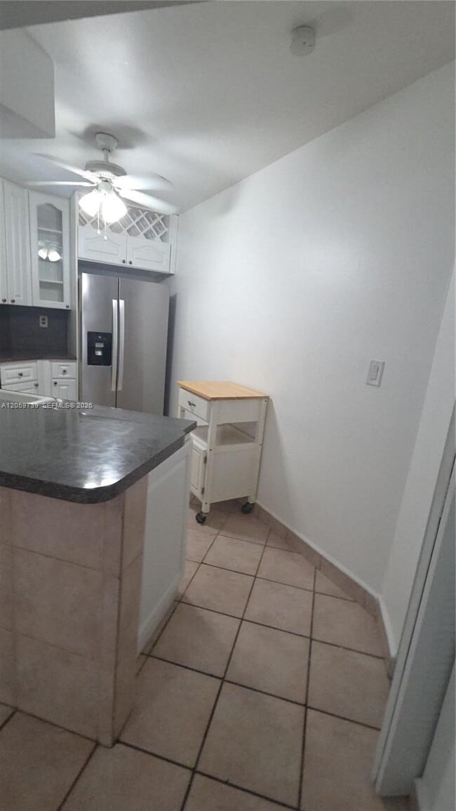 Building Photo - 9437 Fontainebleau Blvd