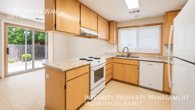 Building Photo - 730 Trinity Way