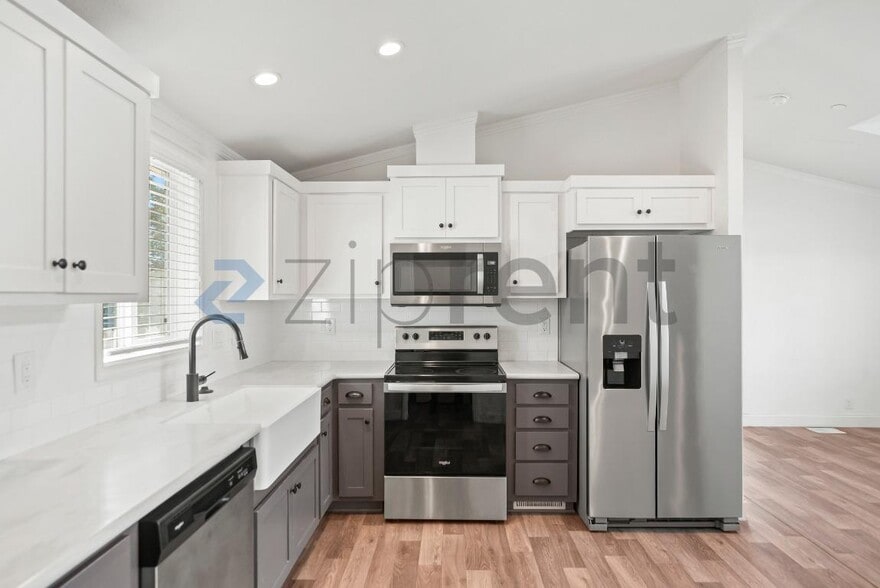 Building Photo - 2838 Romagnolo St